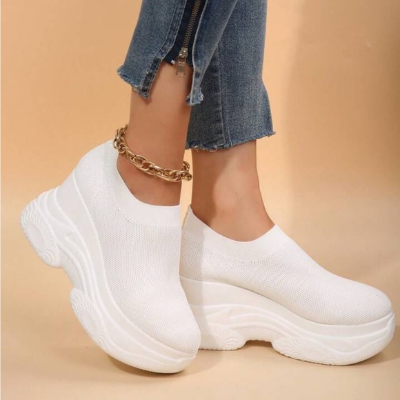 Sneaker Platform shoe NWT - Picture 2 of 7